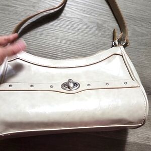 Strada Elegant Cream Shoulder Bag